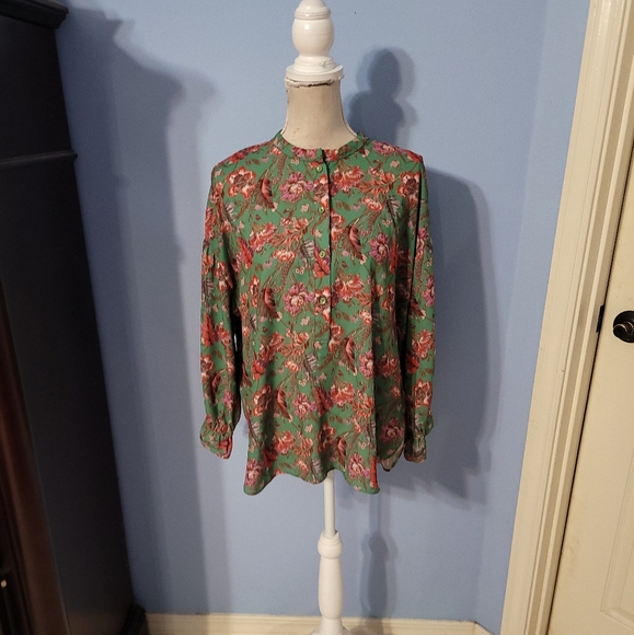 Gibson Latimer Medium Womens Blouse - Picture 1 of 6